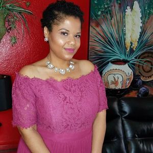 Meet your Posher, Cynthia